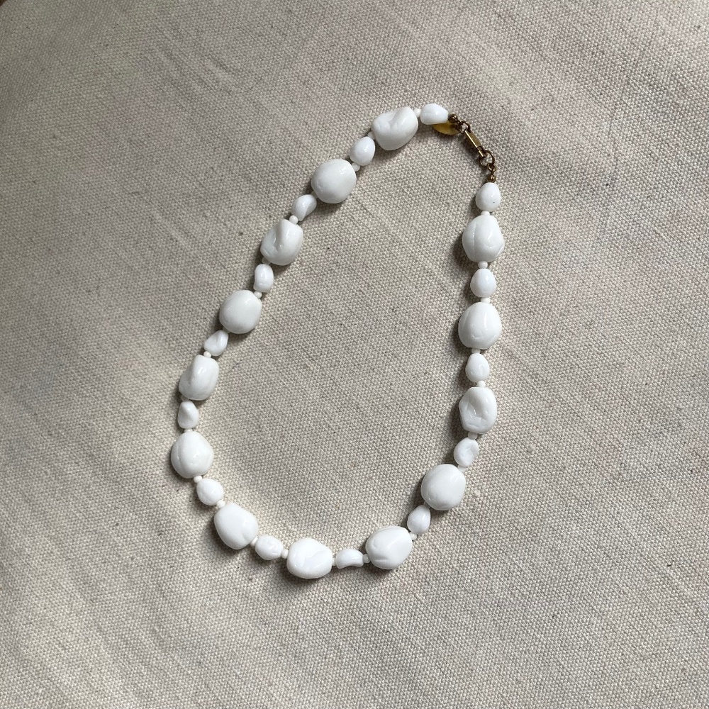 Vintage White Milk Glass Brutalist Modern Art Miriam Haskell Beaded Necklace 16”